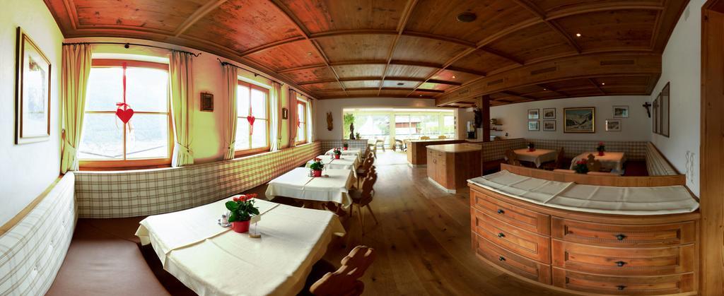 Hotel Habicht Fulpmes Exterior photo
